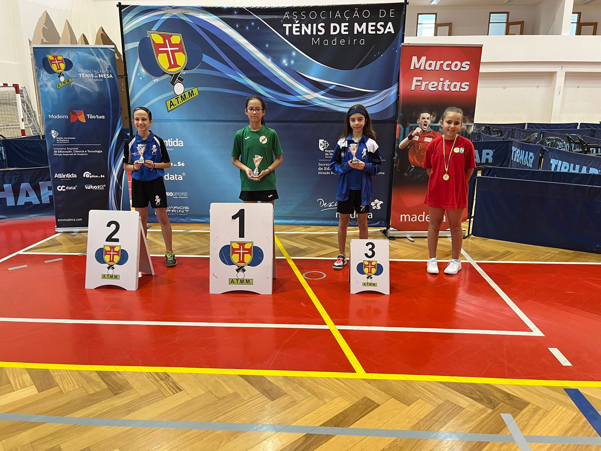 LAURAFERNANDESNO PÓDIO SUB 11